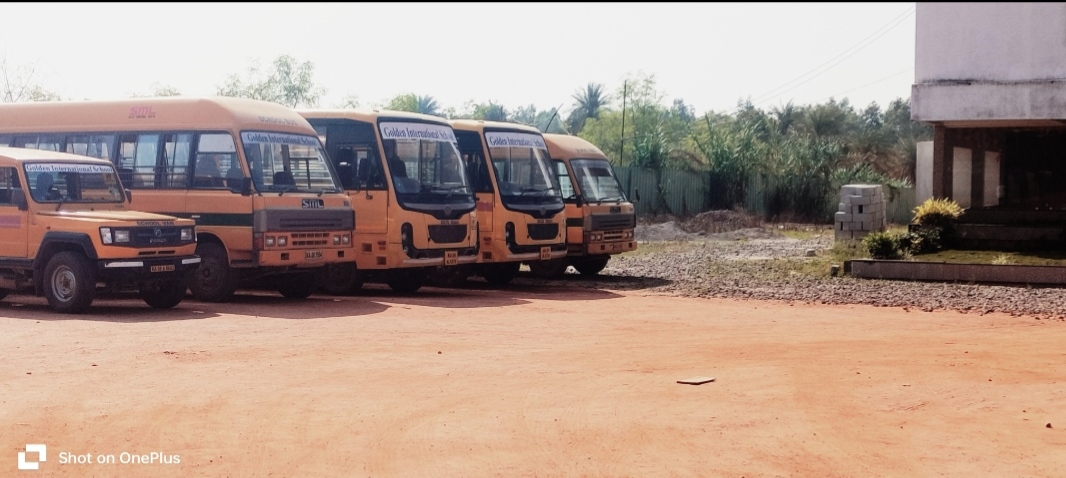 Golden International School Bus